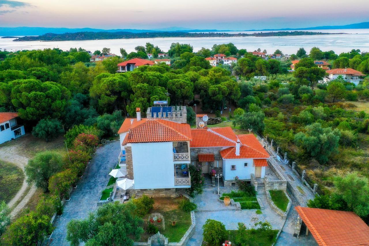 Petra Mare Suites Vourvourou Exterior photo